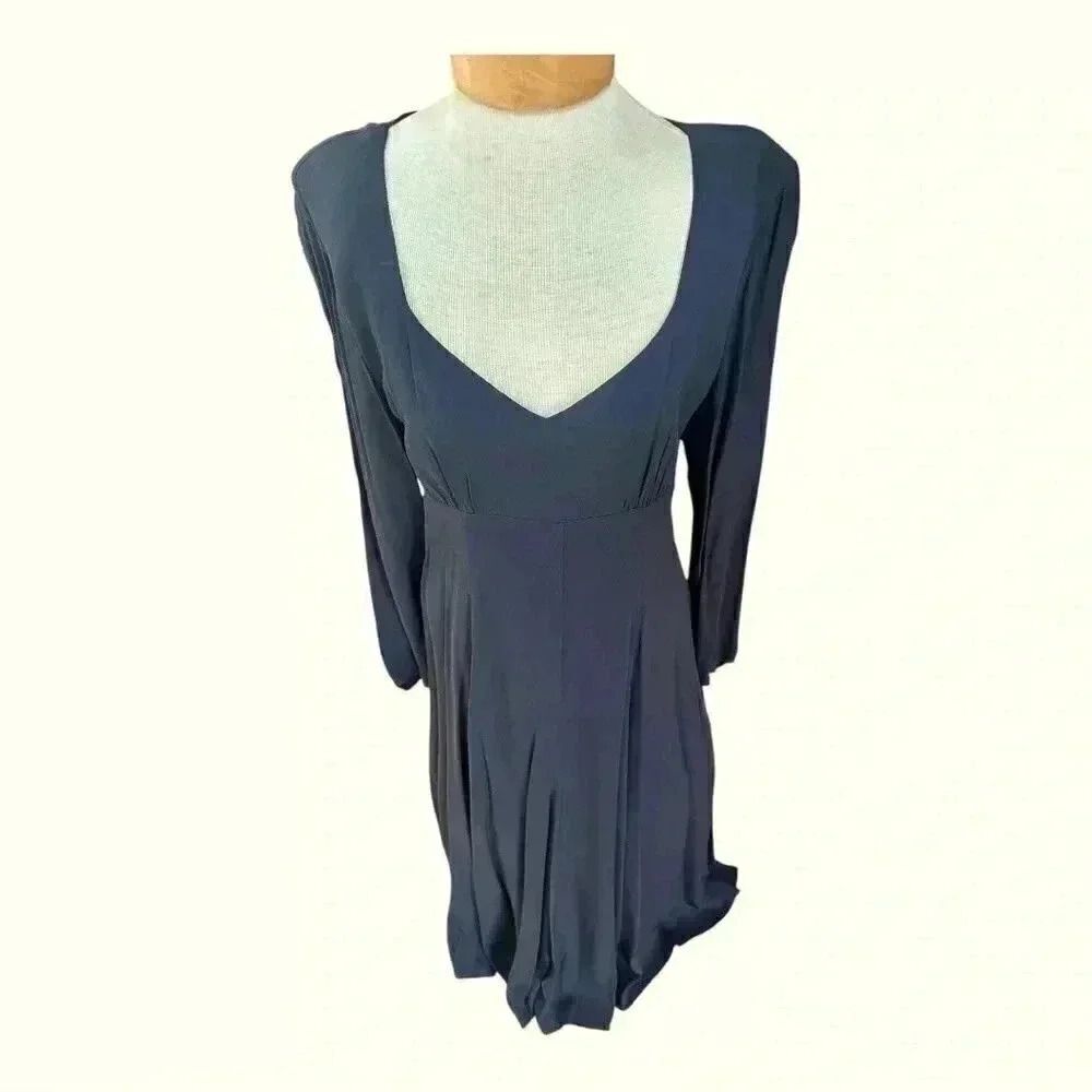 Vintage Moda International From Victoria Secrets. Y2K gem fabric button sleeve.
